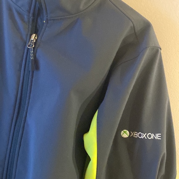 Microsoft X-Box One Windwall - Picture 3 of 5